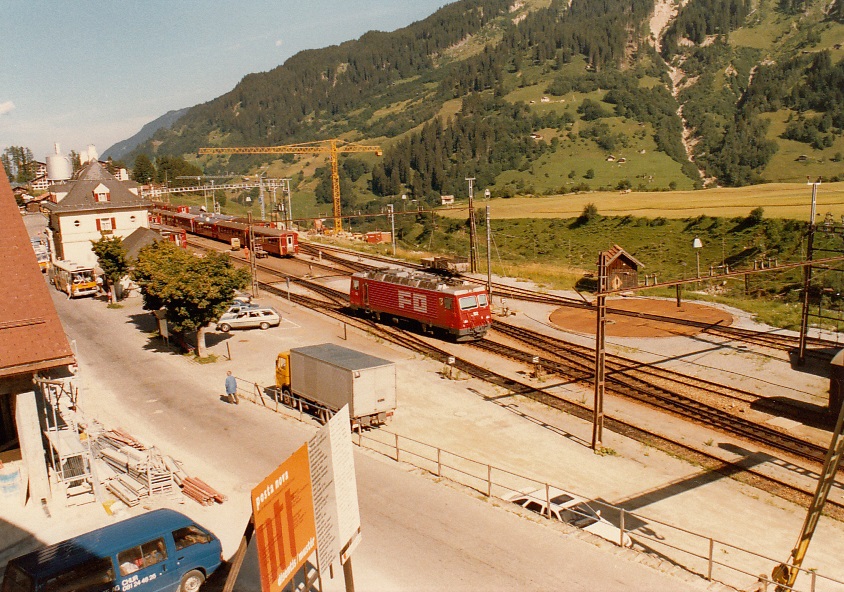 RhB/FO Bahnhof Disentis, August 1987 (Hinweis: in www.rail-pictures.com Bild mit Weißabgleich)