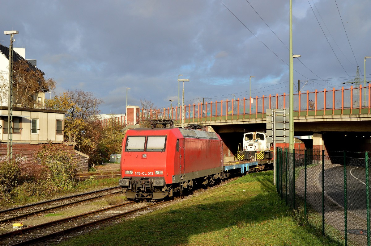 RHC 145 CL-13 in Neuss am Hafenbahnhof Heerdterbusch abgestellt.....Sonntag den 22.11.2015. Das Foto ist legal über den Zaun gemacht worden.