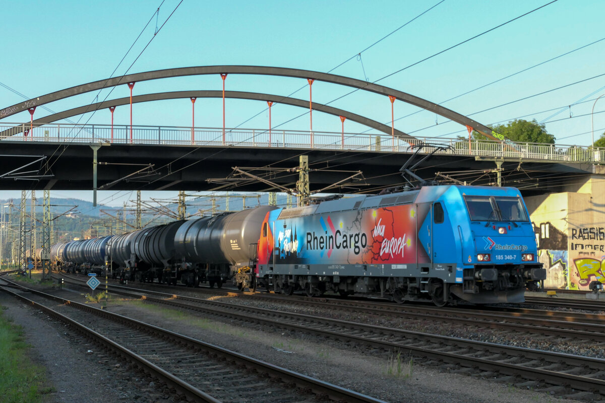 RHC 185 340  Aus dem Rheinland nach Europa  mit einem Kesselzug am 21.07.2021 in Saalfeld.