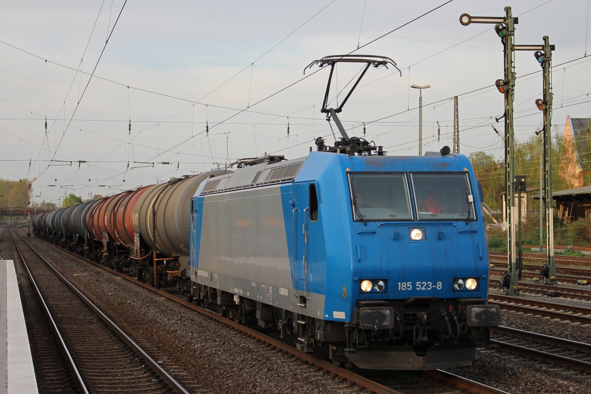 RHC 185 523 am 2.4.14 mit einem Kesselzug in Düsseldorf-Rath.