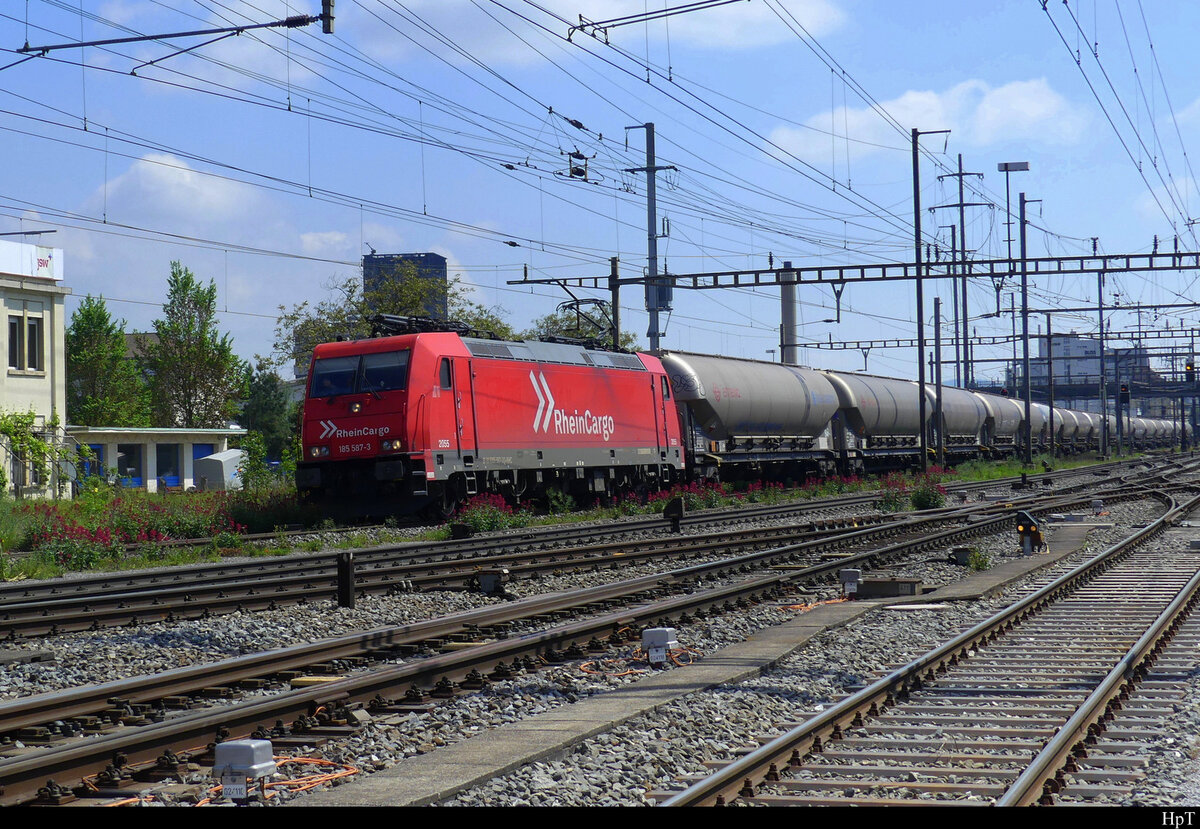 RHC - 91 80 6 185 587-3 vor Güterzug unterwegs in Pratteln am 09.05.2022