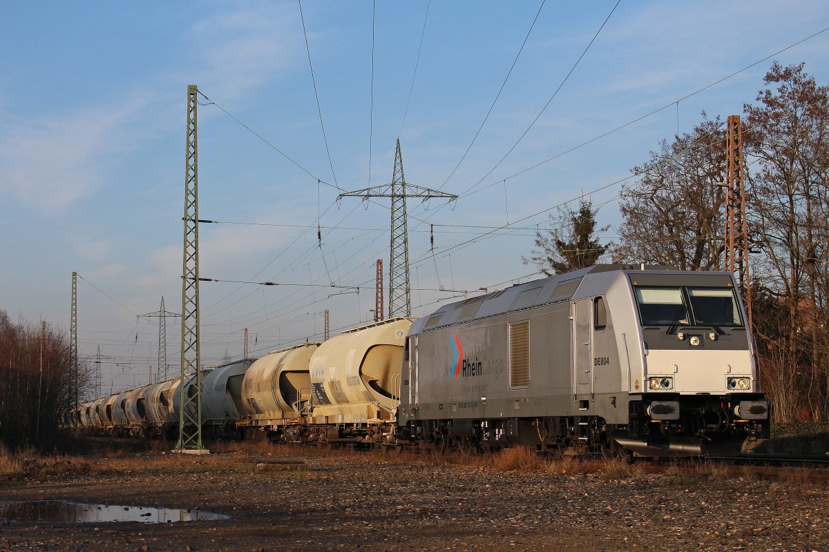 RHC DE 804 (285 115) am 31.1.14 mit einem Kalkzug beim Halt in Ratingen-Lintorf.