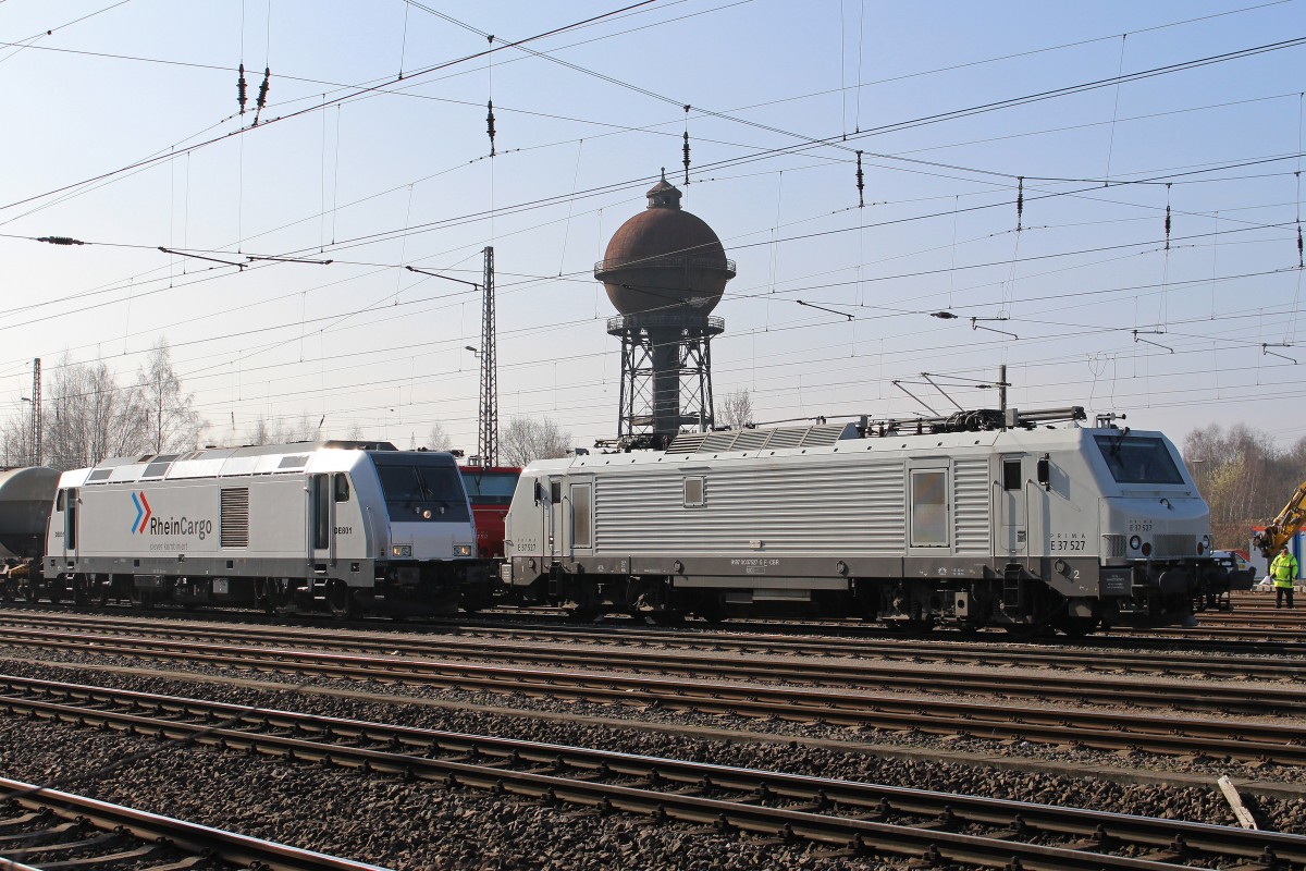 RHC DE801 (285 112) und Akiem E37 527 am 8.3.14  in Duisburg-Entenfang.