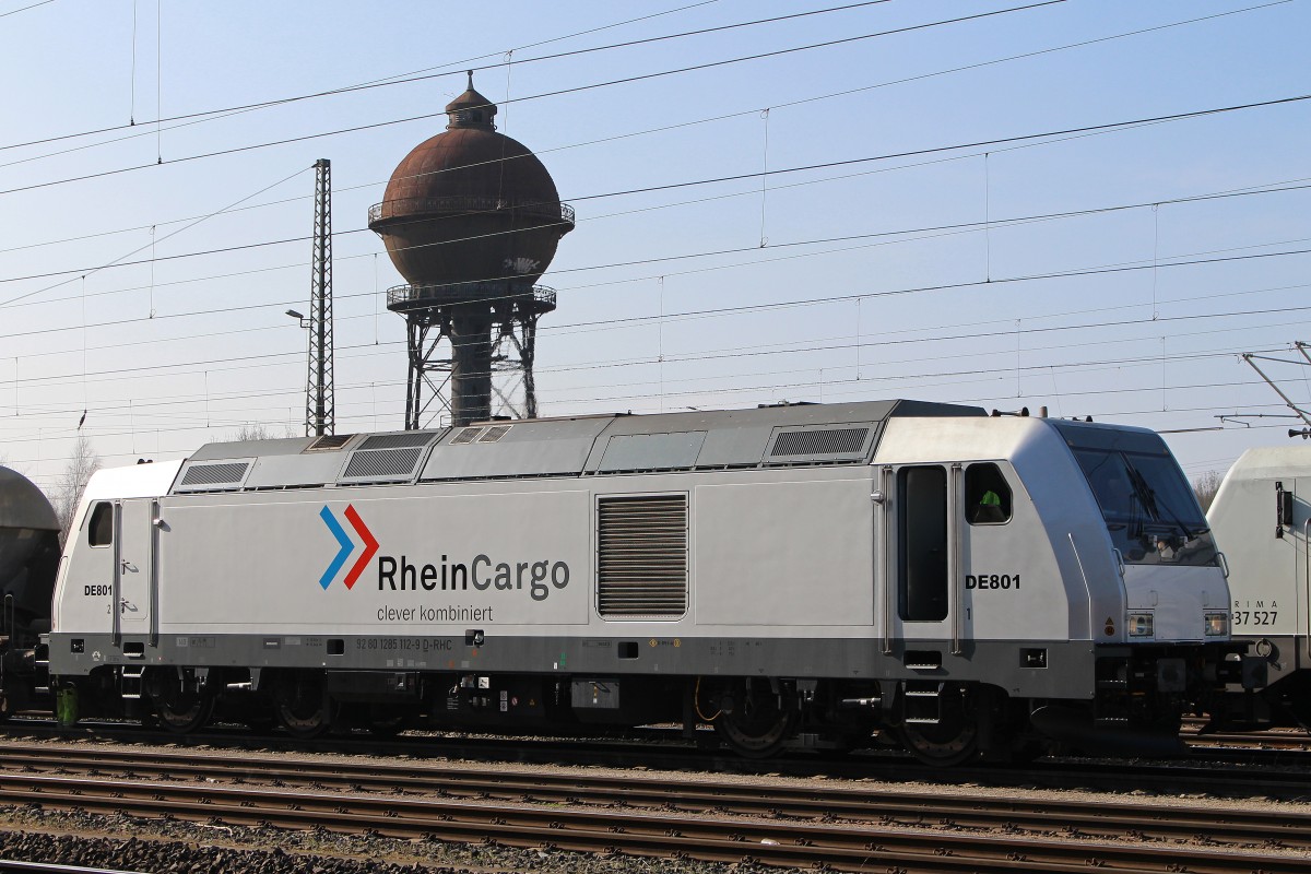 RHC DE801 (285 112) am 8.3.14 beim Kopf machen in Duisburg-Entenfang.