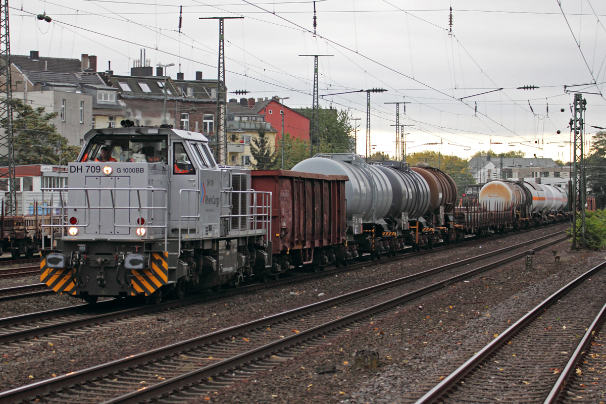 RHC DH 709 (271 041-6) durchfährt Köln-West 5.10.2017