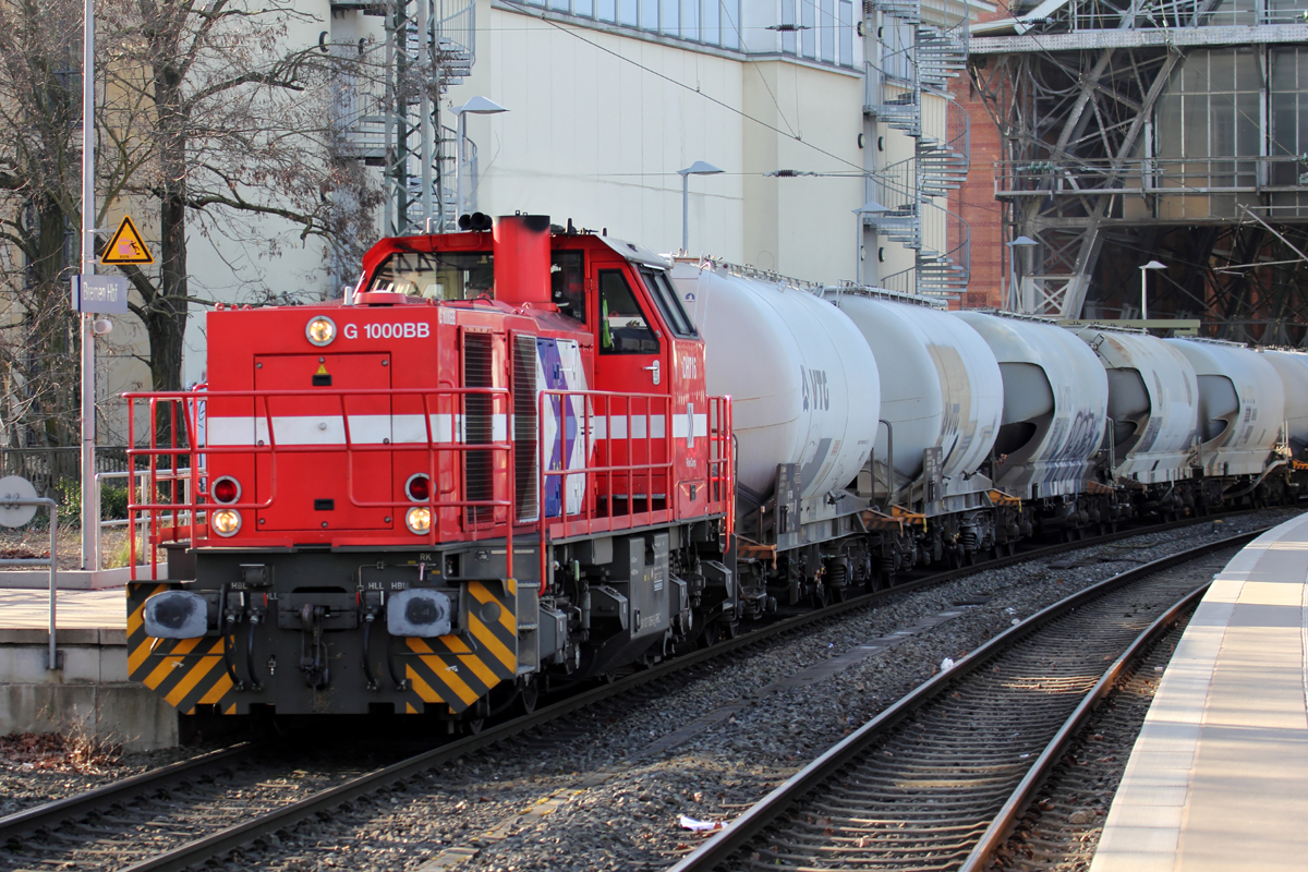 RHC DH 716 (271 036-6) durchfährt Bremen Hbf. 22.3.2017 