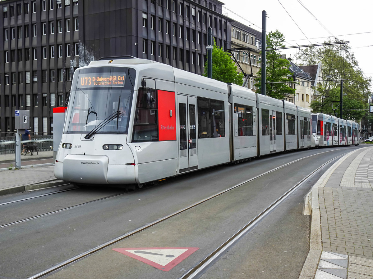 Rheinbahn Düsseldorf Linie U73 nach Universität Ost Botanischer Garten in Wehrhahn, 18.04.2020.