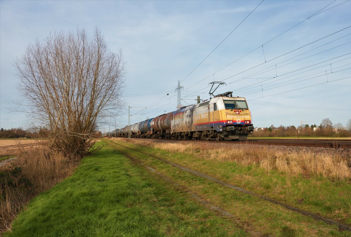 Rheincargo 185 589-9 mit Kesselwagen in Darmstadt Arheilgen am 12.02.22