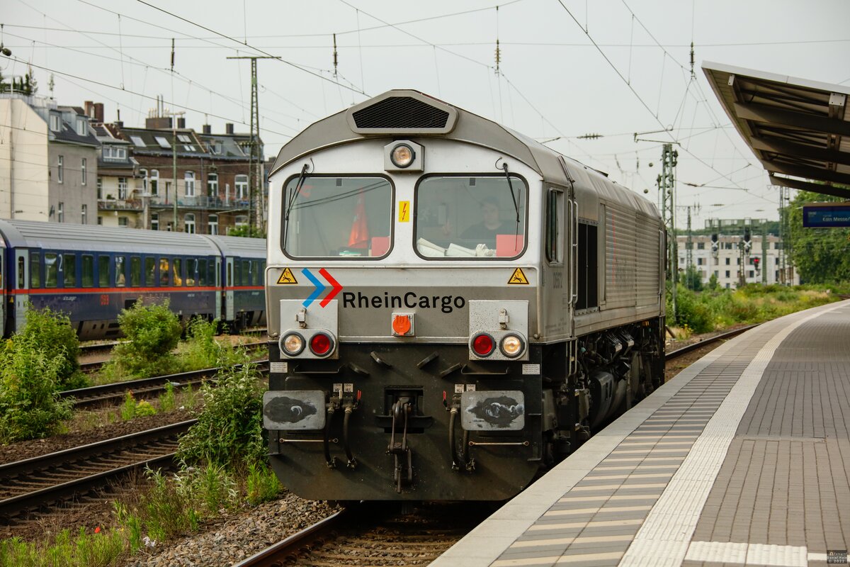 RheinCargo DE572 in K�ln West, Juni 2022.