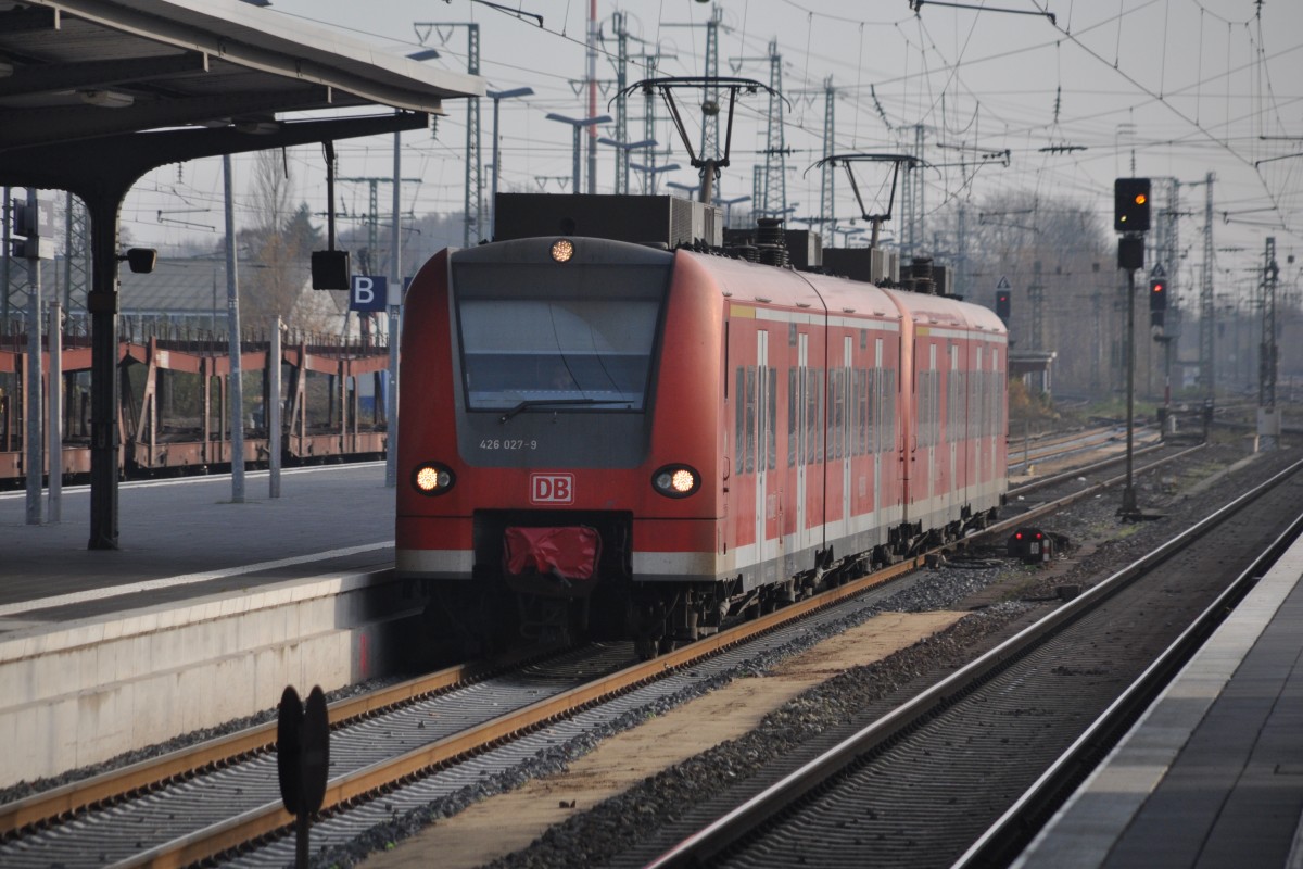 RHEINE (Kreis Steinfurt), 25.11.2014, 426 027-9 als RB 68 bei der Einfahrt in den Zielbahnhof Rheine