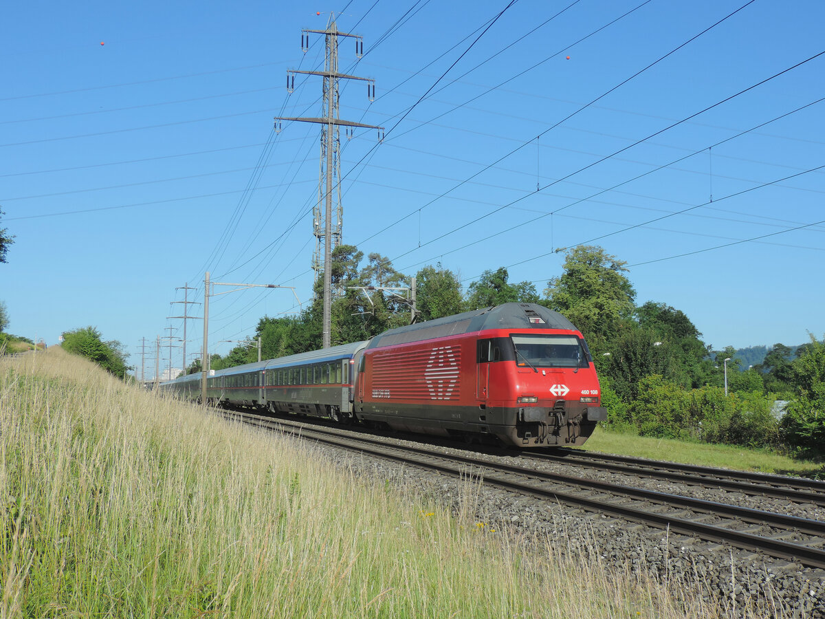 Rheinfelden-Augarten - 10. Juni 2022 : Re 460 108  Engadin  mit dem NJ 401/471 von Berlin/Hamburg nach Zürich.