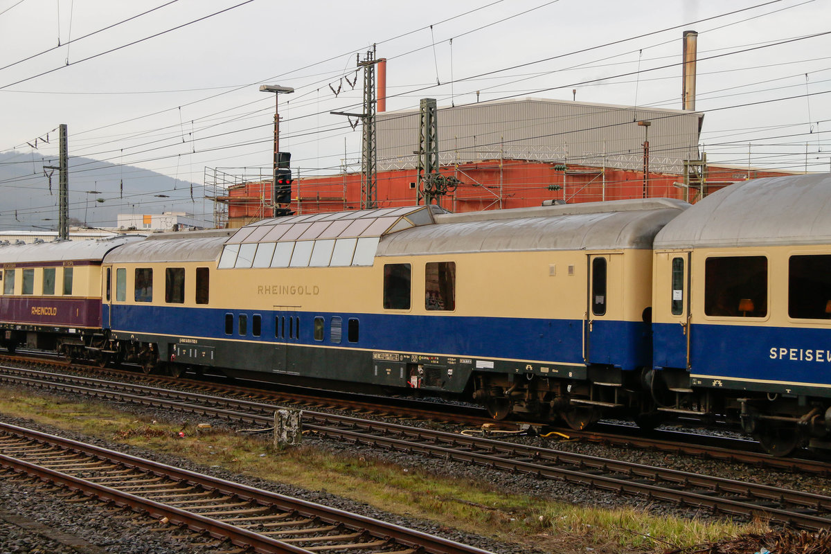 Rheingold Domecar Aussichtswagen in Hagen Hbf, M�rz 2018.