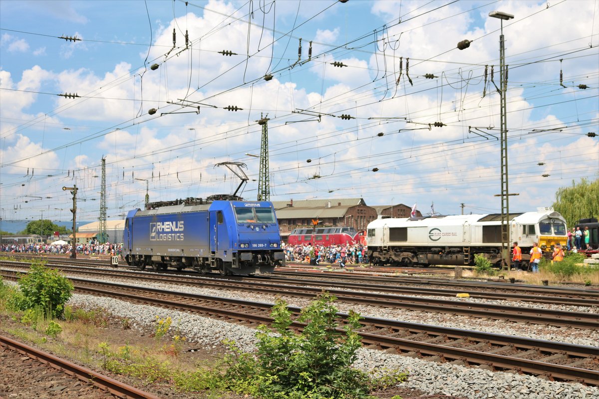 Rhenus Logistics 186 296-7 beim Sommerfest im DB Museum Koblenz Lützel am 22.06.19. Von einen Gehweg aus fotografiert. Die Bundespolizei hat die Fotografen überwacht damit nichts passiert