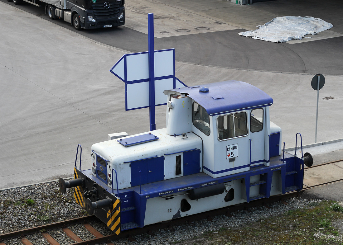 Rhenus Lok 5 im Stuttgarter Hafen, dokumentiert am 28. März 2017.