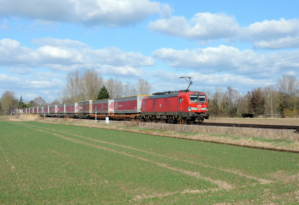 Riegel - 26. Februar 2022 : 193 331  500. Vectron Lok  mit einem CargoBeamer in Richtung Süden unterwegs.