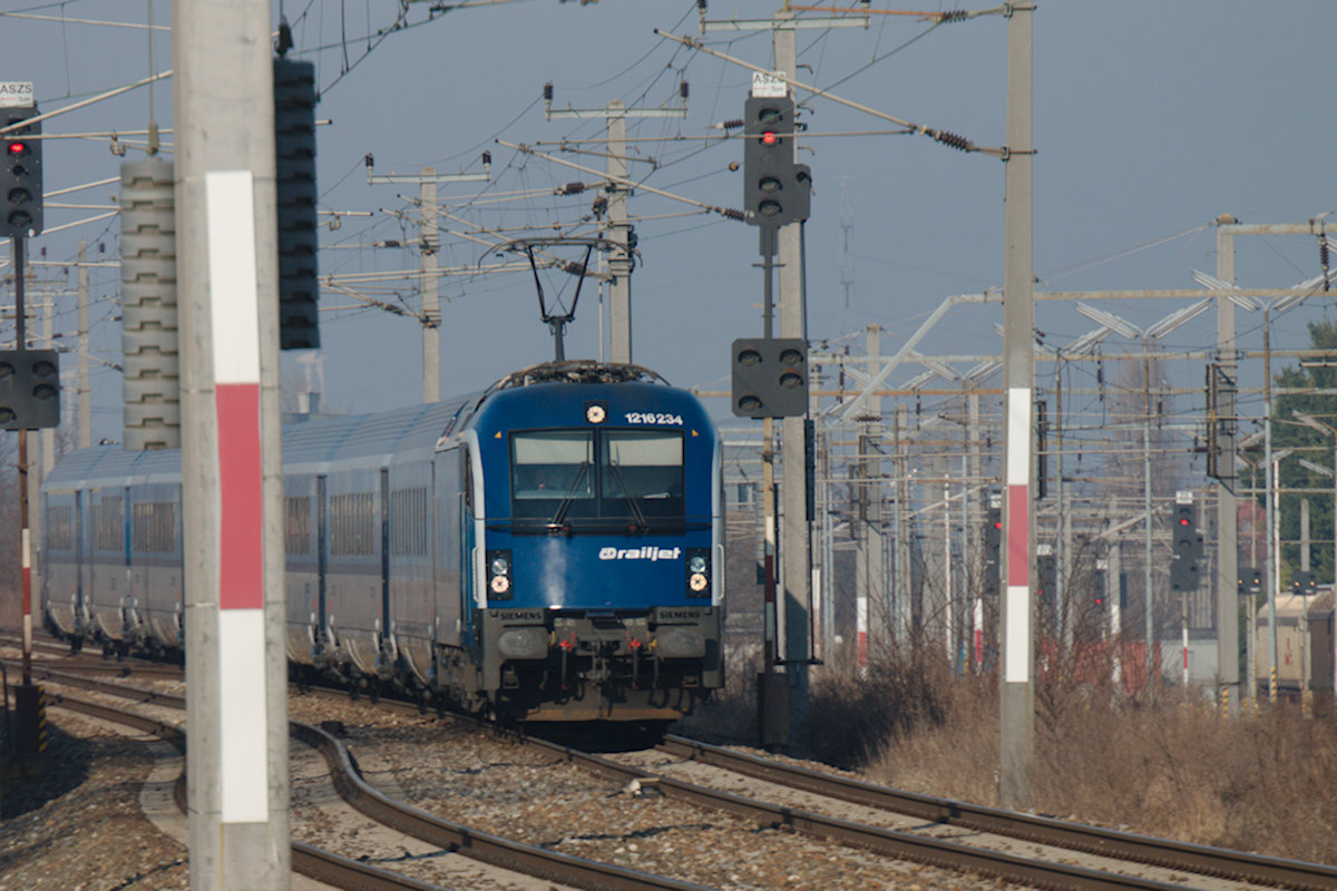 RJ 75 in Wien Süssenbrunn. (15-02-2015)