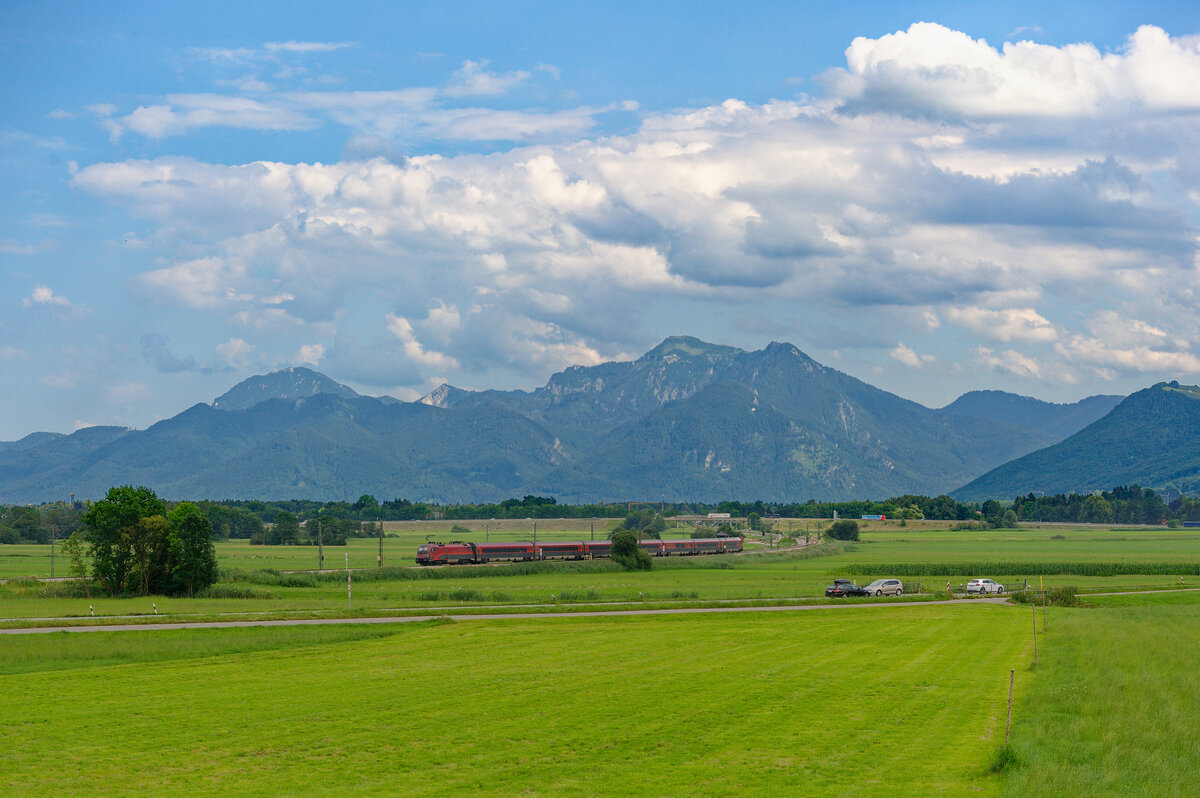 RJX 69 (München Hbf - Wien Hbf) bei Prien am Chiemsee, 23.07.2020