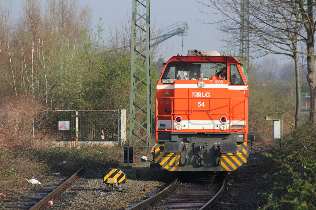 RLG 54 // Hamm (Westfalen); Aufgenommen von einem Fußgängerüberweg am Anschlussgleis zum Hafen. // 24. März 2014