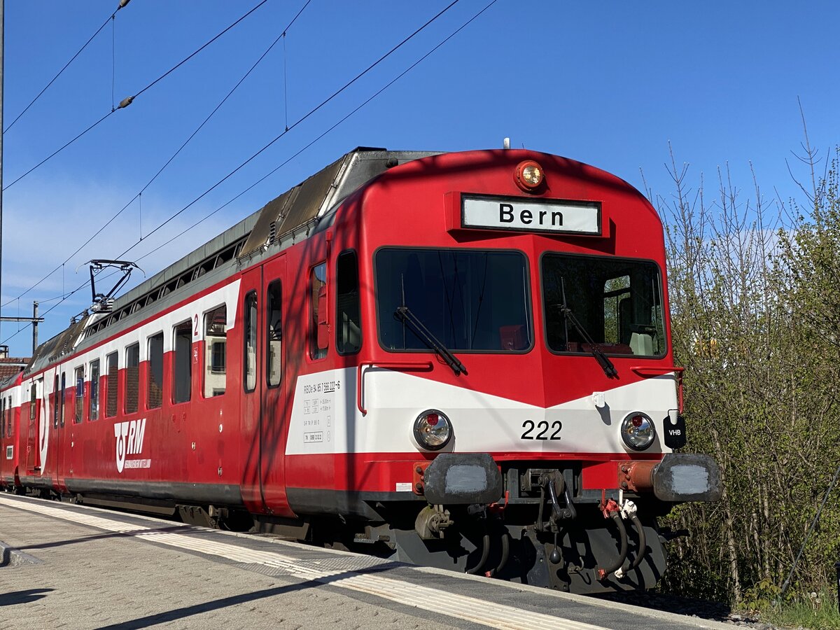 RM RBDe 566 I 222 im Bahnhof von Schwarzenburg Datum : 27.04.2024

