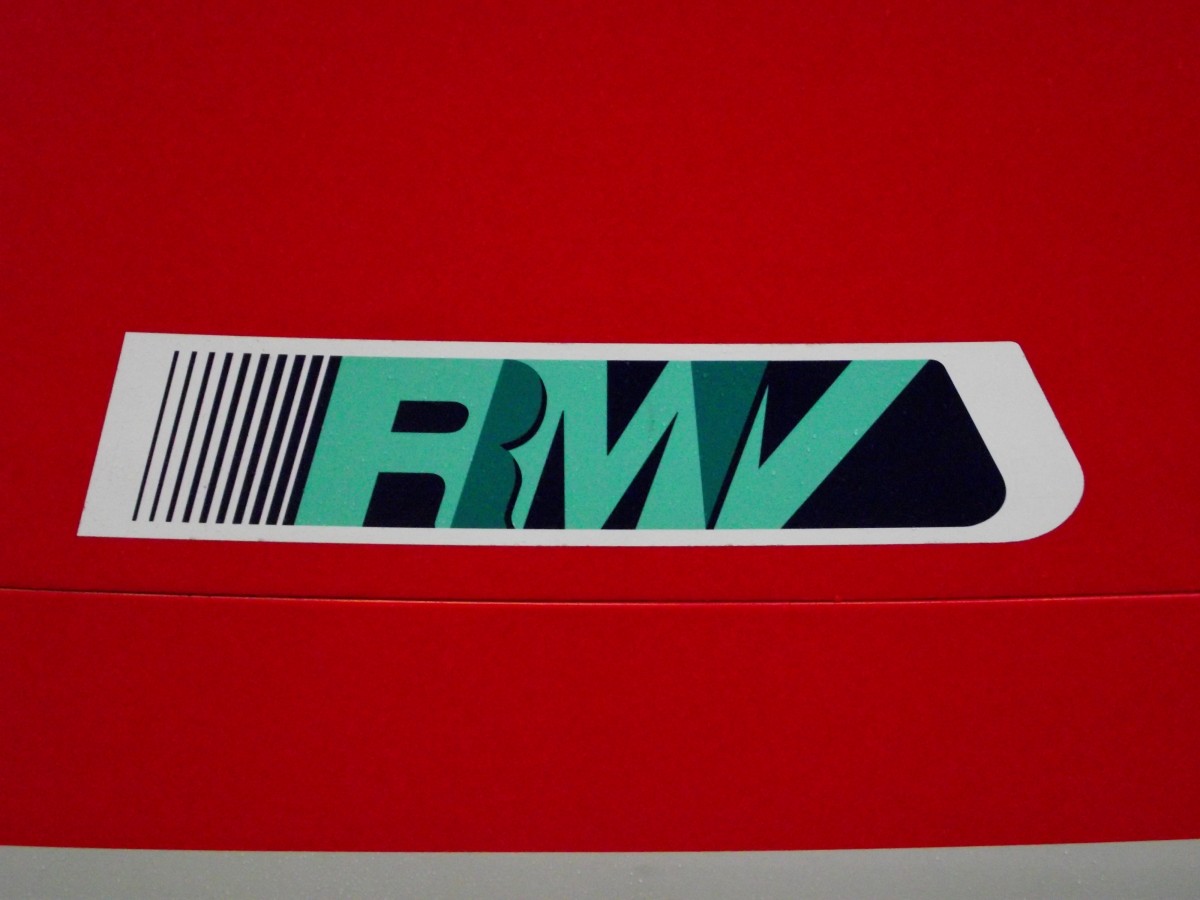 RMV Logo am 13.02.14 in Frankfurt Hbf 