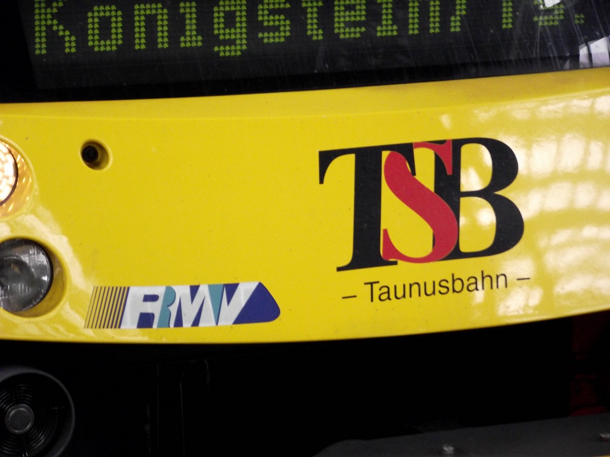 RMV und TSB Aufkleber an einem Lint 41 der HLB am 24.08.13 in Frankfurt 