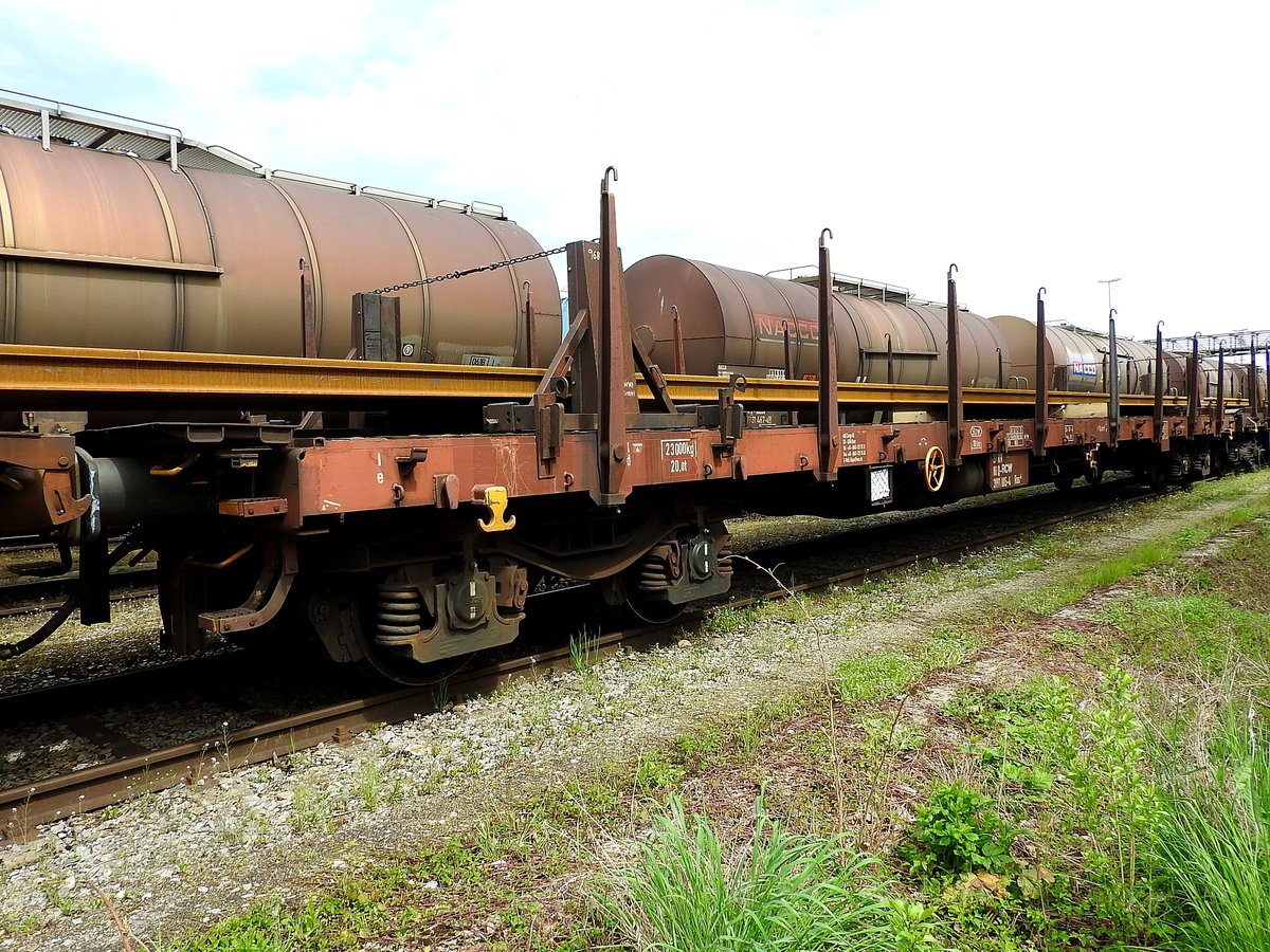 Rns 37 80(D-RCW)3991 005-4, mit Ladegut Langschienen, Bhf. Ried; 160422