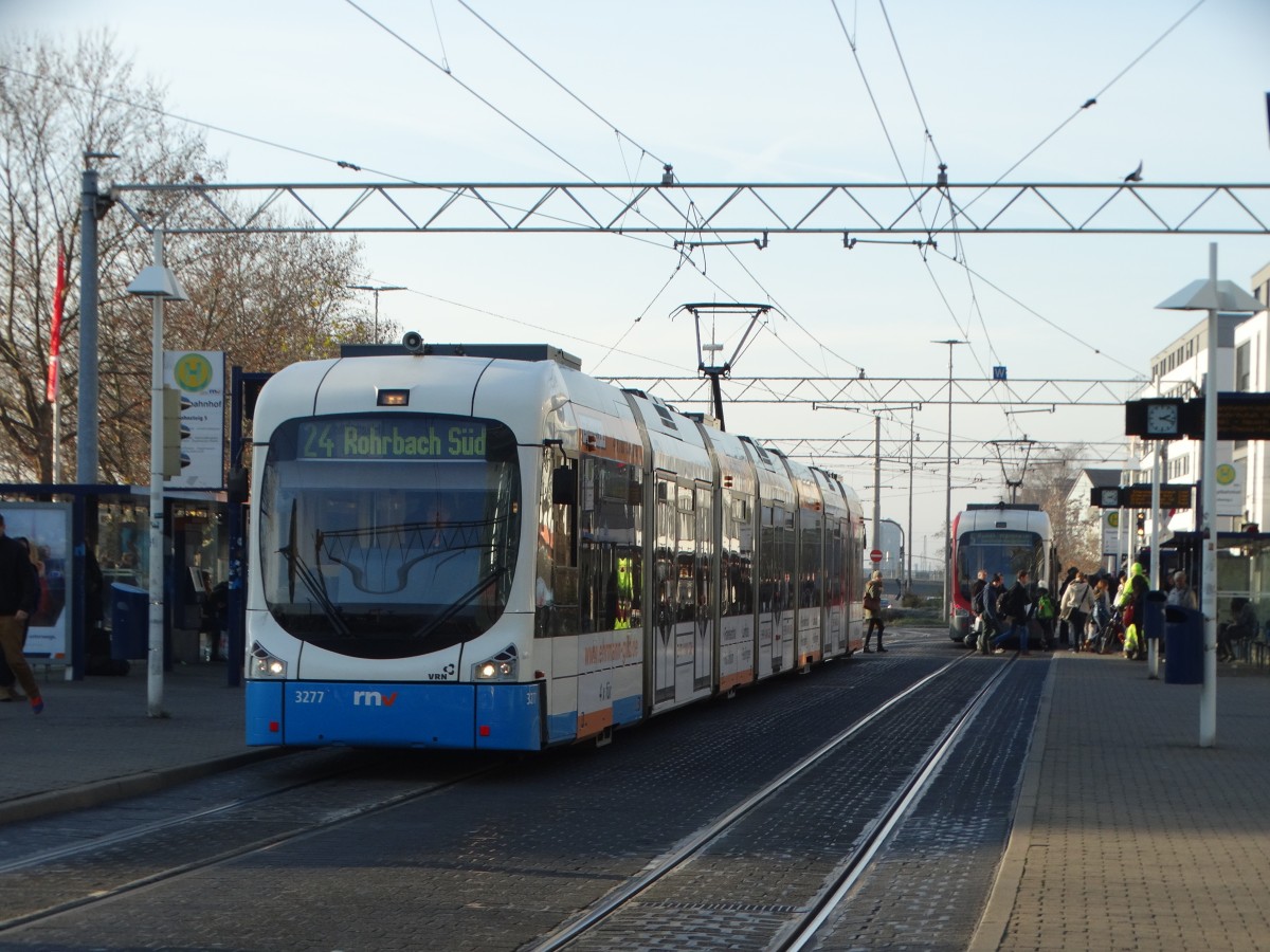 RNV Bombardier Variobahn 3277 (RNV8) (ex HSB) am 10.12.15 in Heidelberg Hbf 