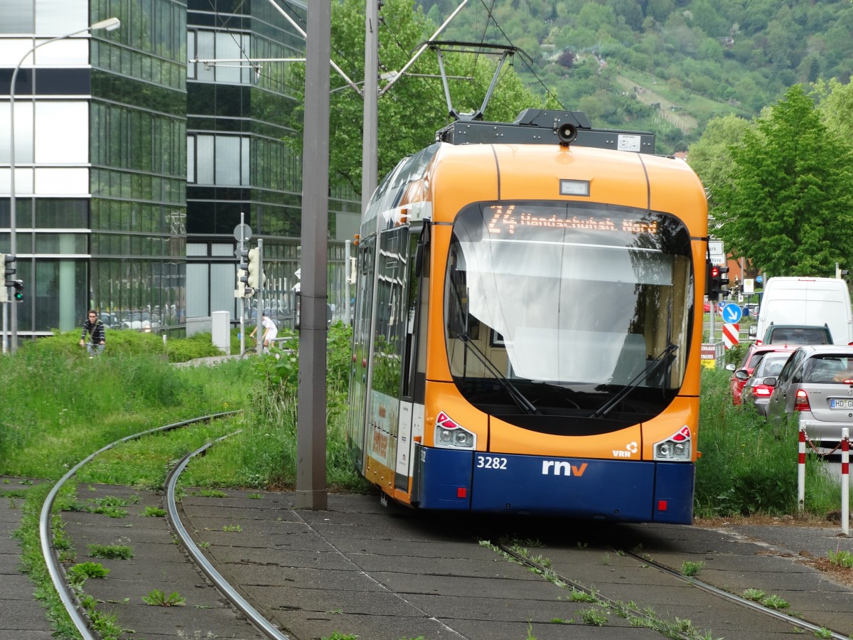 RNV Bombardier Variobahn 3282 (RNV8) am 08.05.15 in Heidelberg