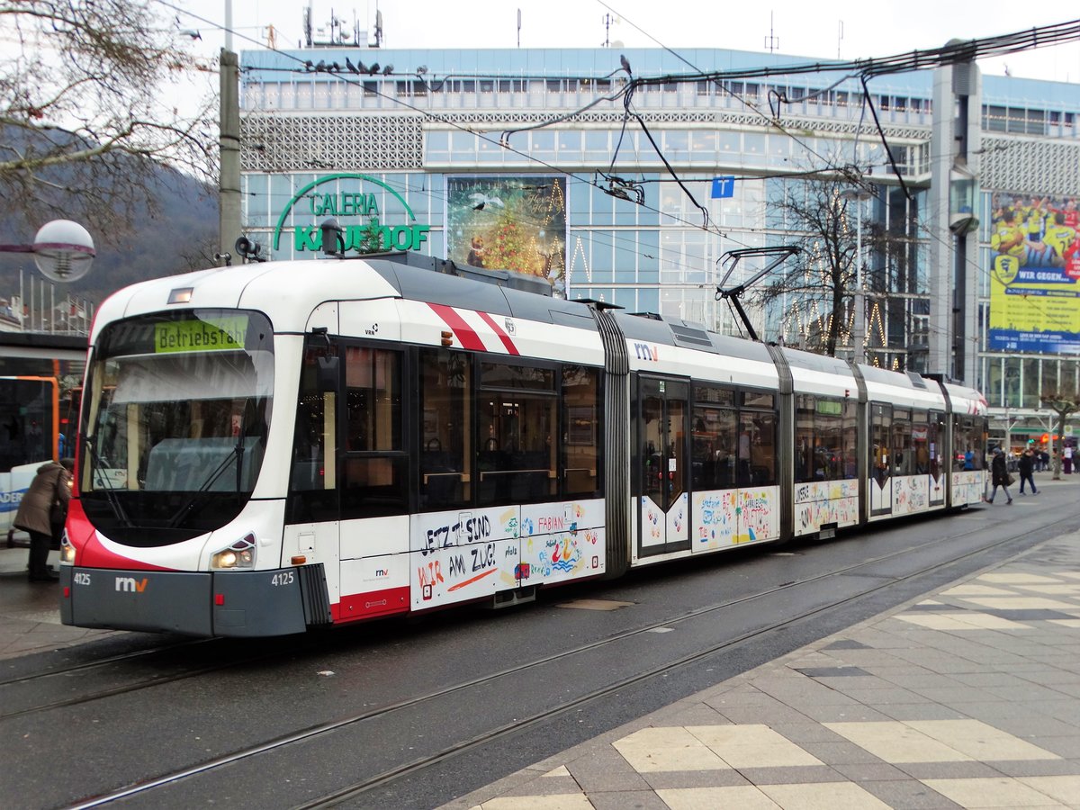 RNV Bombardier Variobahn 4125 (RNV6) (ex OEG) am 16.12.17 in Heidelberg Bismarckplatz