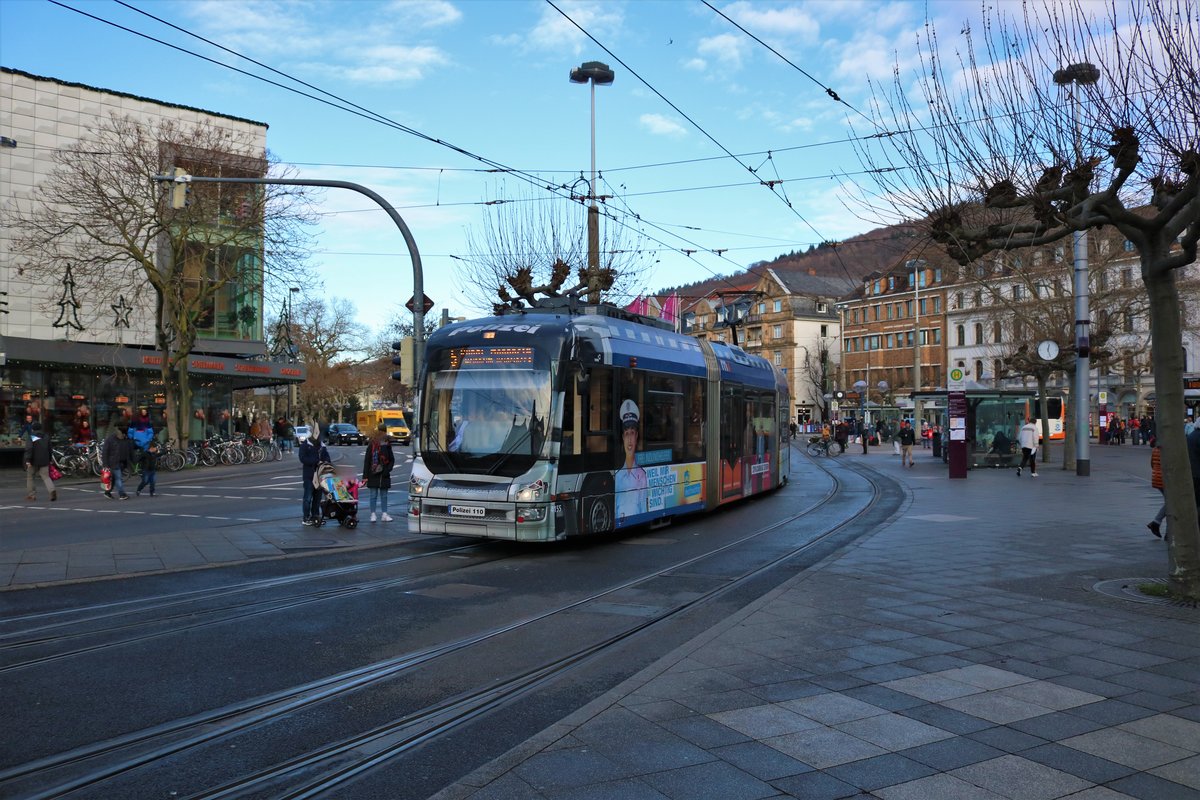 RNV Bombardier Variobahn 4155 (RNV6) am 21.12.19 in Heidelberg mit Werbung für die Polizei 