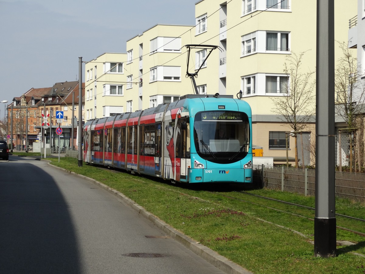 RNV Bombardier Variobahn 5701 (RNV8) am 28.03.15 in Mannheim 