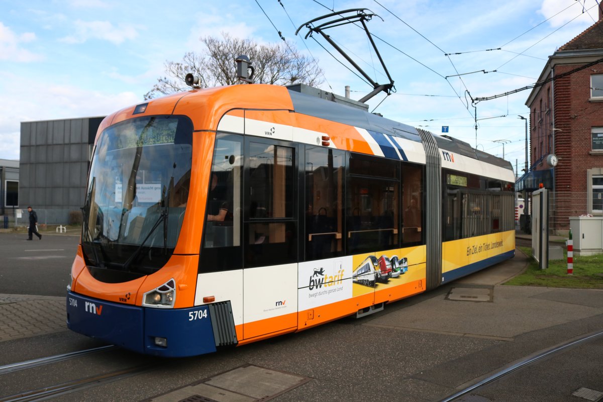 RNV Bombardier Variobahn 5704 am 01.03.20 in Mannheim 