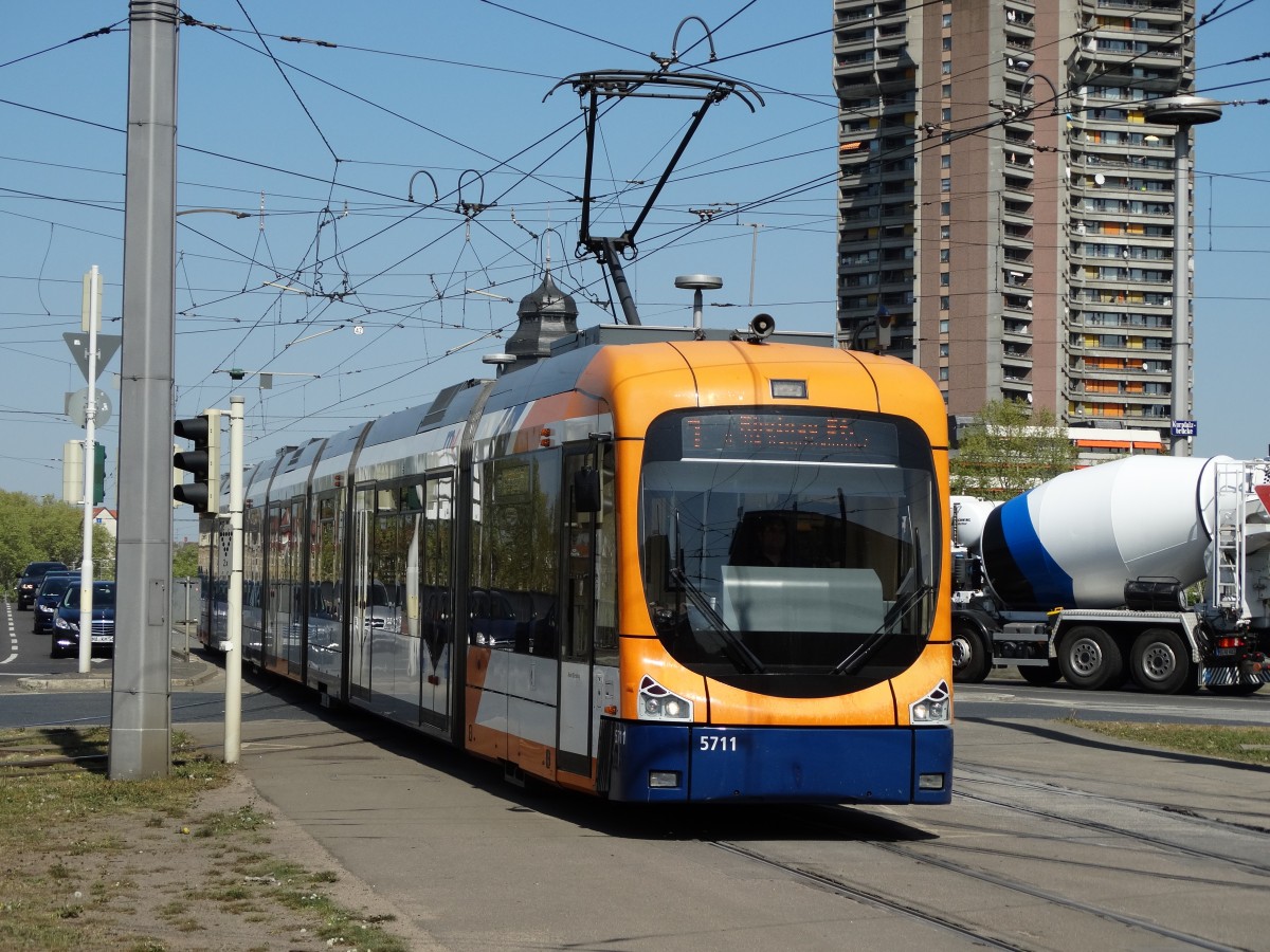 RNV Bombardier Variobahn 5711 (RNV89 am 24.04.15 in Mannheim 