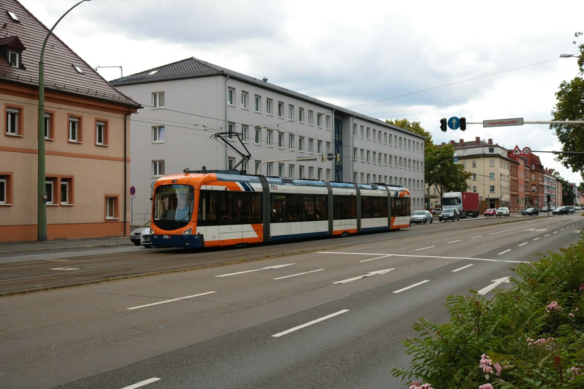 RNV Bombardier Variobahn RNV6 2217 am 20.08.21 in Ludwigshafen 