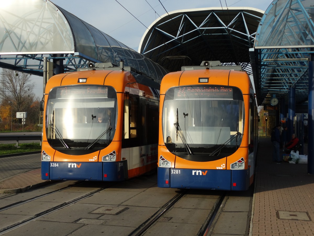 RNV Bombardier Variobahnen 3284 und 3281 am 22.11.14 in Heidelberg 