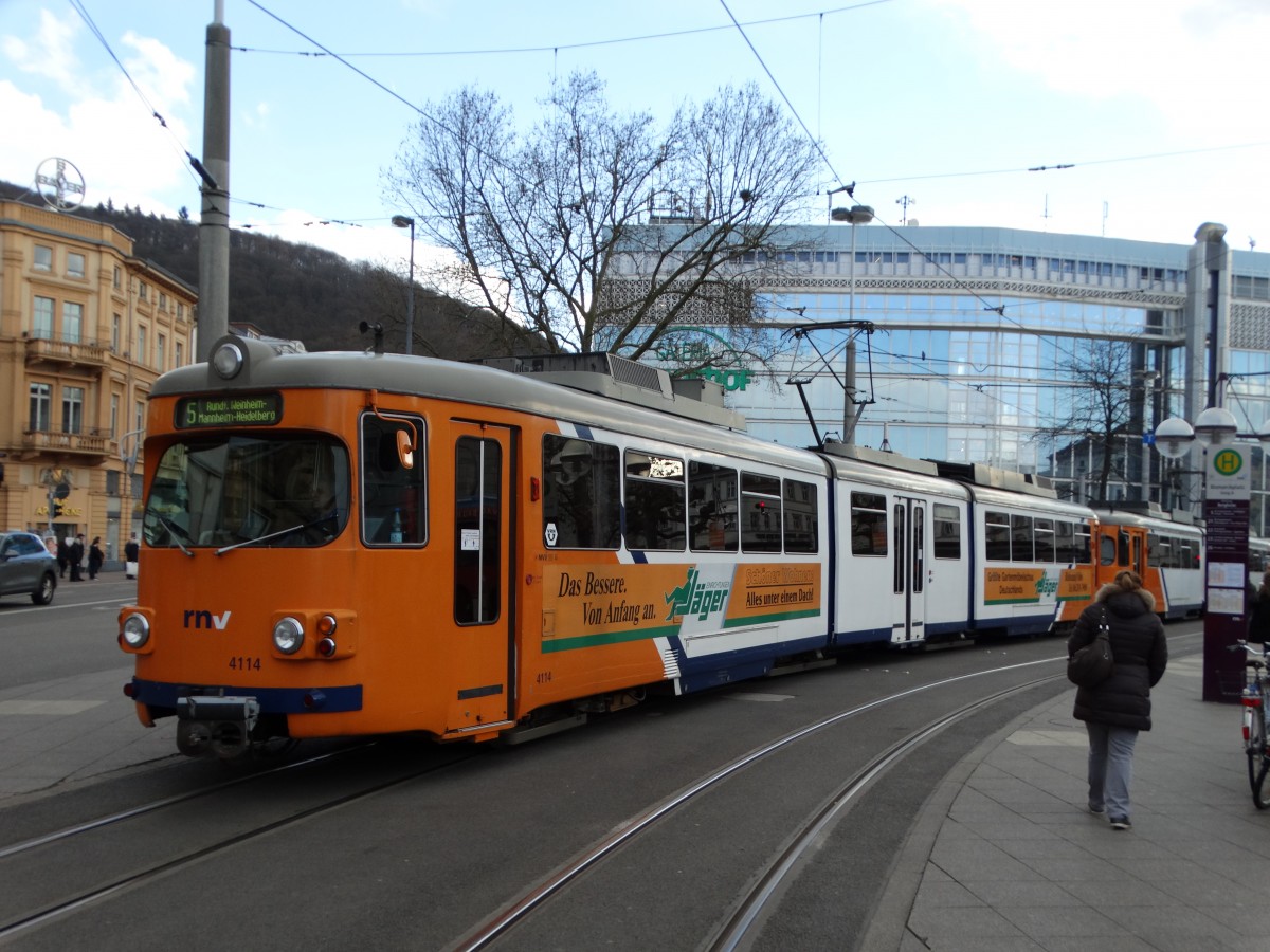 RNV Düwag GT8 4114 und 4113 am 25.02.16 in Heidelberg Bismarckplatz