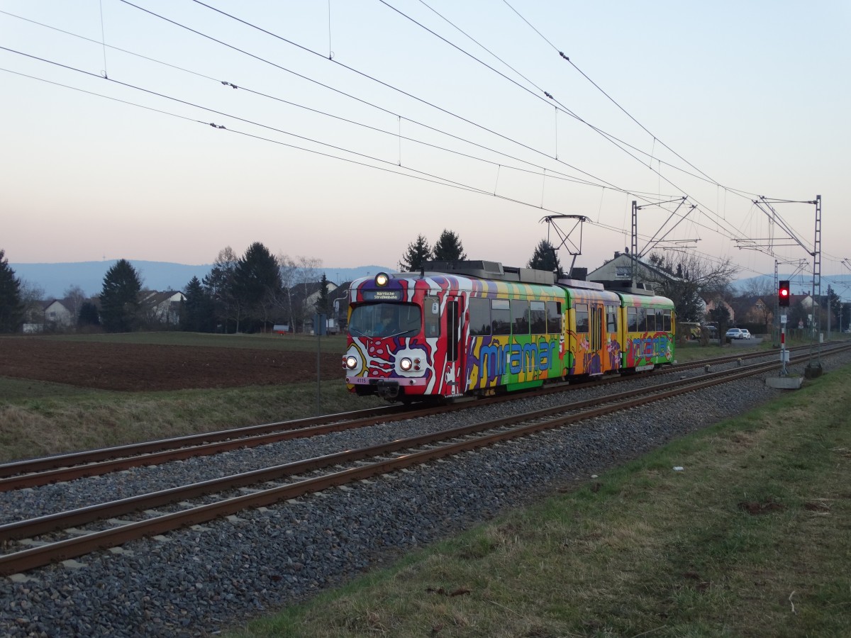 RNV Düwag GT8 4115 am 22.02.15 bei Edingen bei einen Fotohalt einer IGN Sonderfahrt