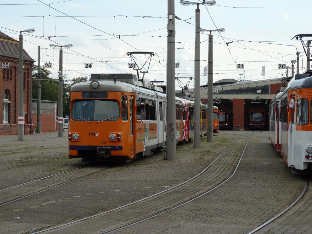 RNV Düwag GT8 4116 am 19.09.14 in Mannheim Käfertal von Bahnsteig aus fotografiert 