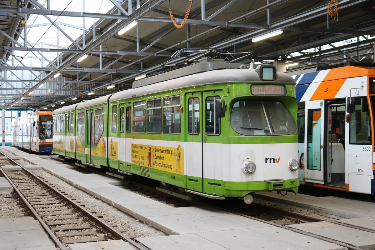 RNV Düwag GT8 Wagen 501 am 01.03.20 im RNV Betriebshof Rheingönheim. Dieses Foto entstand im Ramen einer Sonderfahrt