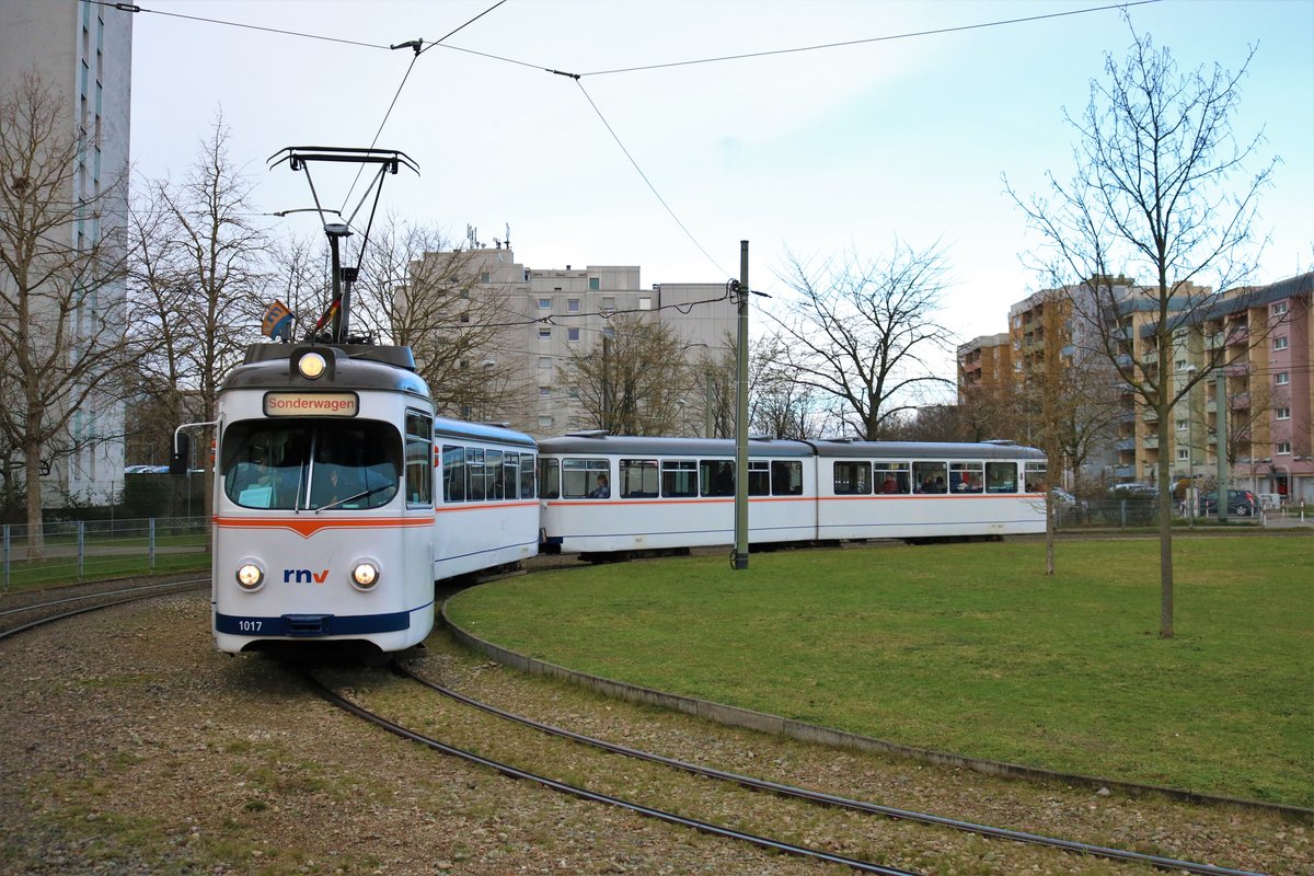 RNV Düwag Hängerzug 1017+1057 am 01.03.20 in Ludwigshafen Oggersheim bei einer Sonderfahrt