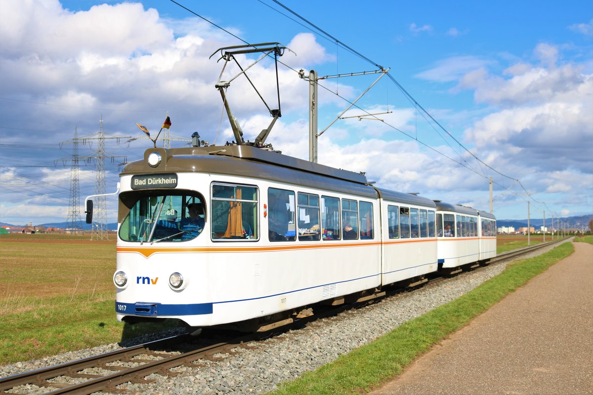 RNV Düwag Hängerzug 1017+1057 am 01.03.20 bei Heddesheim bei einer Sonderfahrt