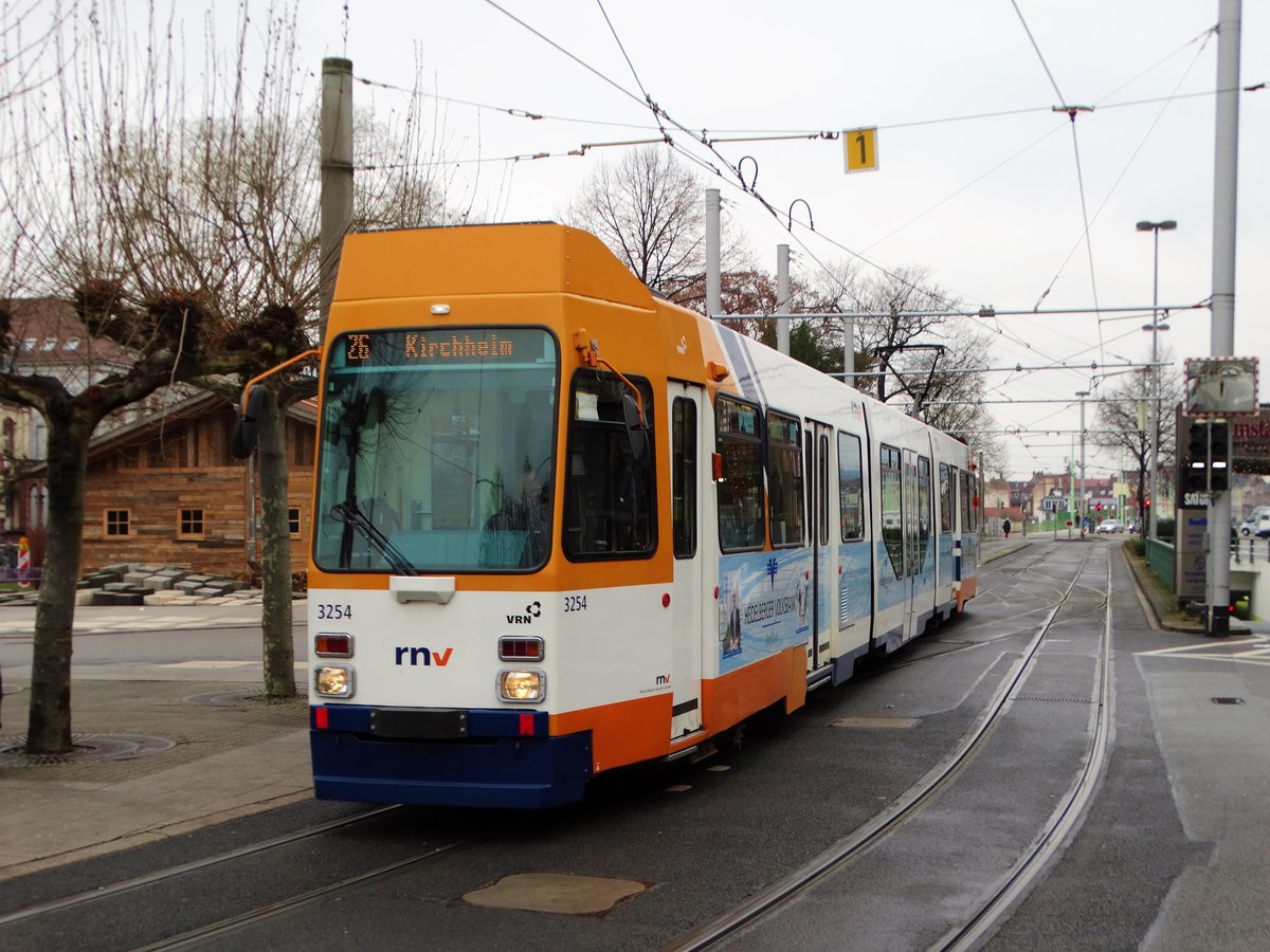 RNV Düwag M8C 3254 (modernirsiert) am 25.02.16 in Heidelberg