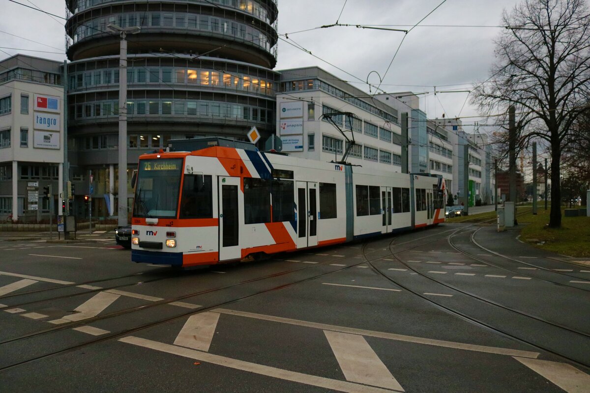 RNV Düwag MGT6D 3264 am 21.12.22 in Heidelberg 