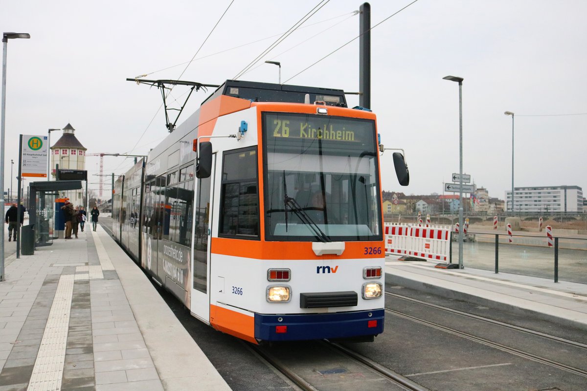 RNV Düwag MGT6D 3266 am 15.12.18 in Heidelberg Hauptbahnhof Südseite (neue Strecke)