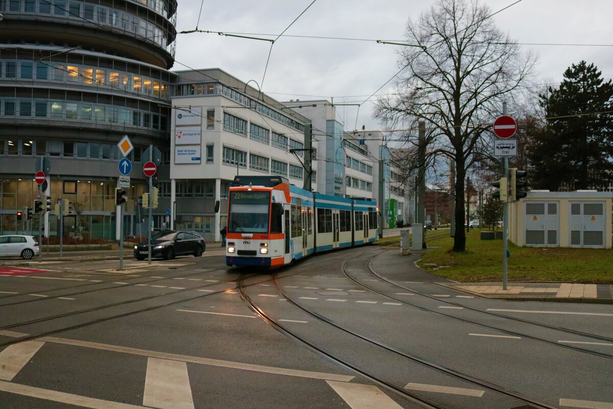 RNV Düwag MGT6D 3266 am 21.12.22 in Heidelberg 