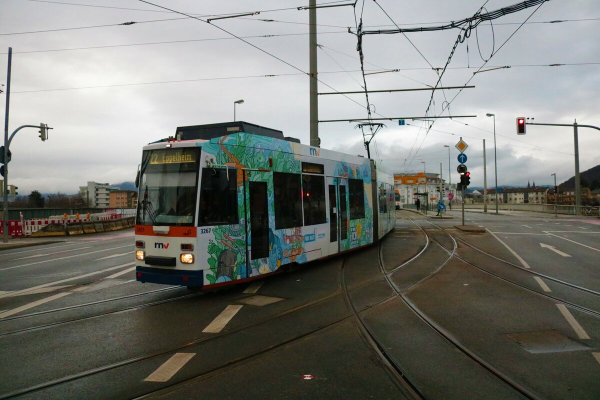 RNV Düwag MGT6D 3267 am 21.12.22 in Heidelberg