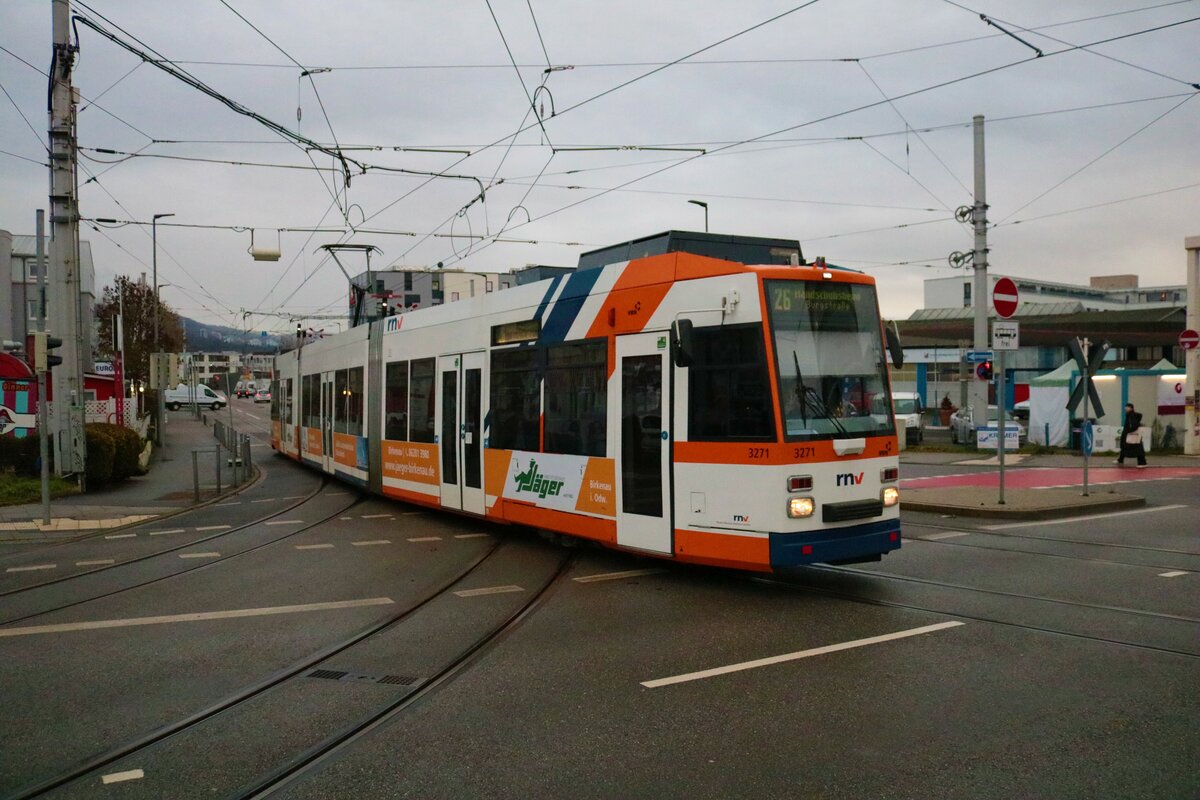 RNV Düwag MGT6D 3271 am 21.12.22 in Heidelberg 