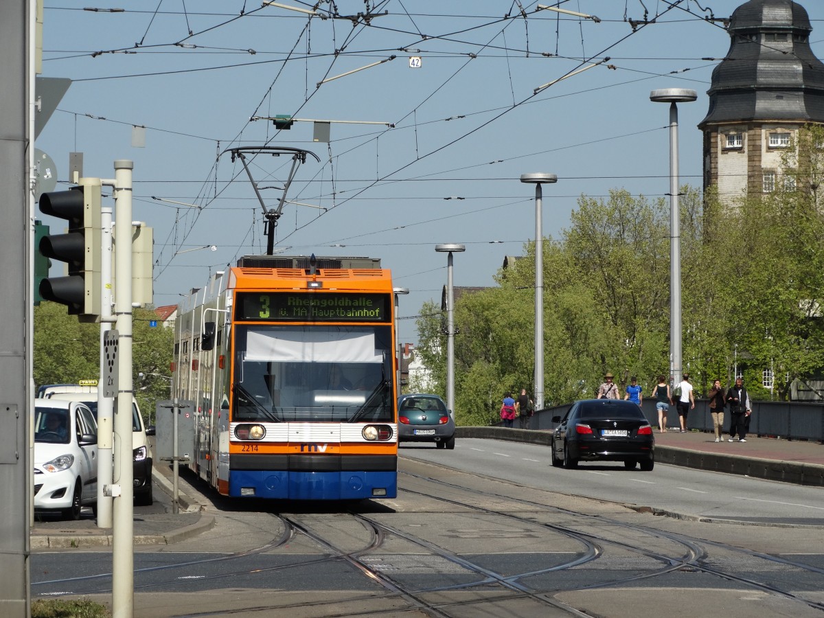 RNV GT6N 2214 (Wackeldackel) am 24.04.15 in Mannheim auf der Linie 3