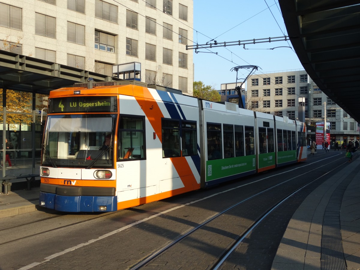 RNV GT6N 5625 am 25.10.15 in Mannheim Hbf 