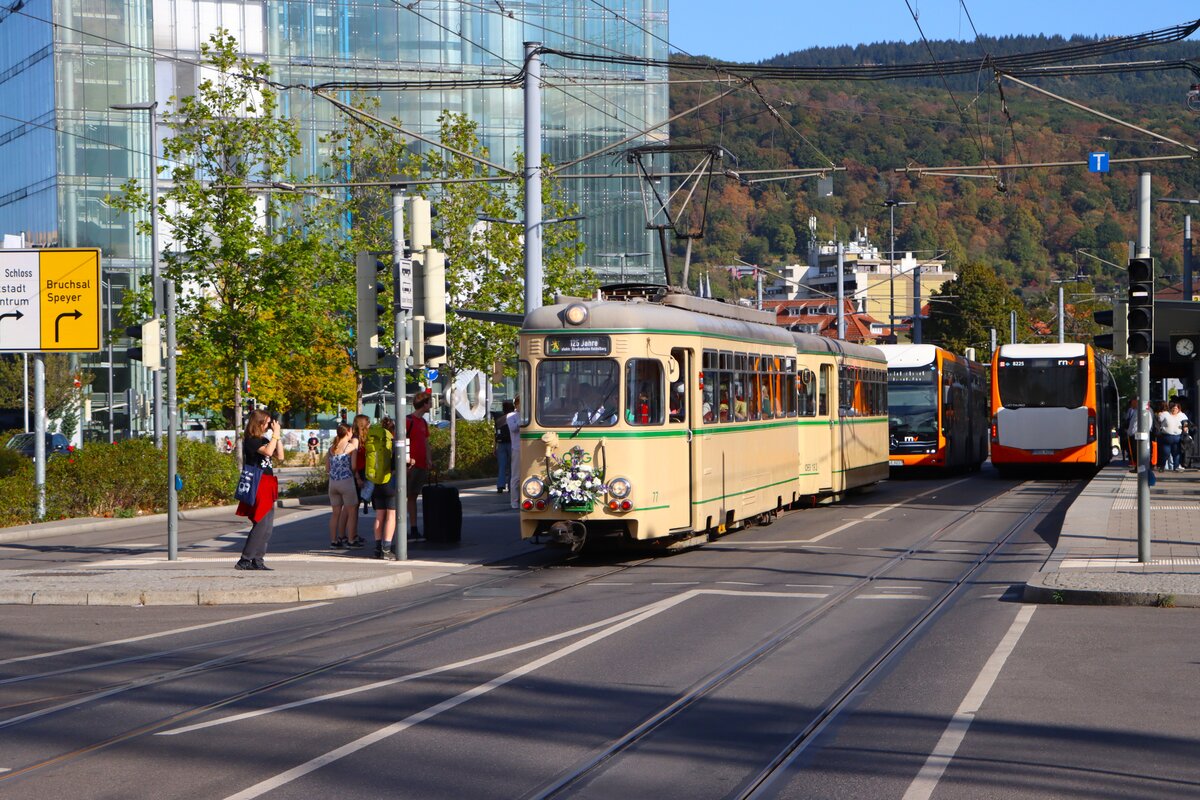 RNV OEG D�wag Rast�tter 77 mit Beiwagen 193 am 27.09.26 in Heidelberg 